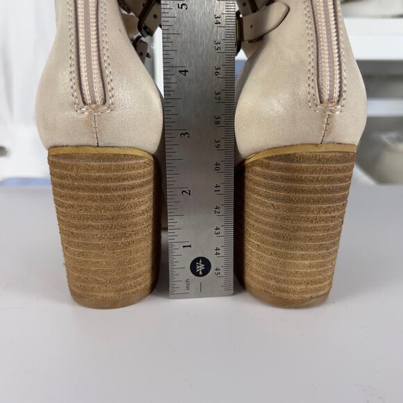 Beast women’s heels butter cream  sz. 6M #S220 - Picture 2 of 15